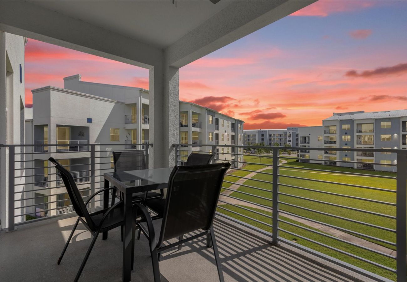 Apartment in Kissimmee - Luxury Condo 2Bed/2Bath/5Min Disney