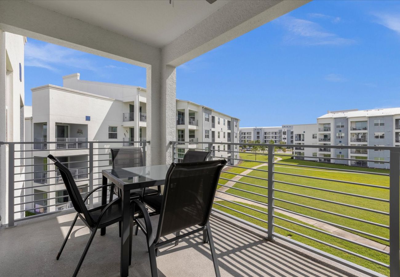 Apartment in Kissimmee - Luxury Condo 2Bed/2Bath/5Min Disney