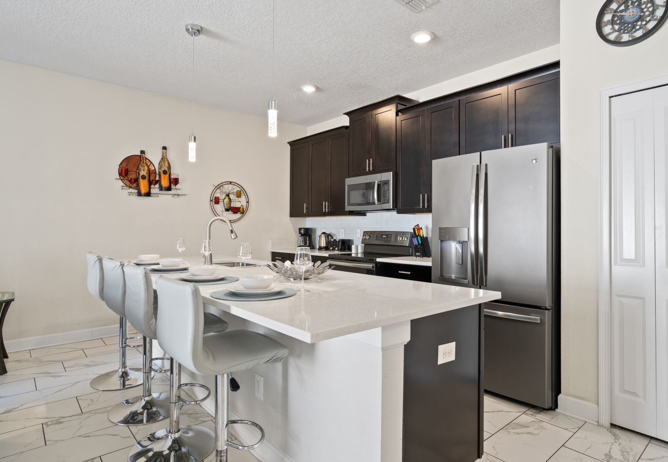 Townhouse in Florida - Sweet Townhouse  4Beds/3Bath/Pool/Jacuzzi/18Min From Disney