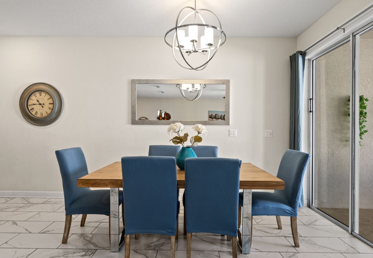 Townhouse in Florida - Sweet Townhouse  4Beds/3Bath/Pool/Jacuzzi/18Min From Disney