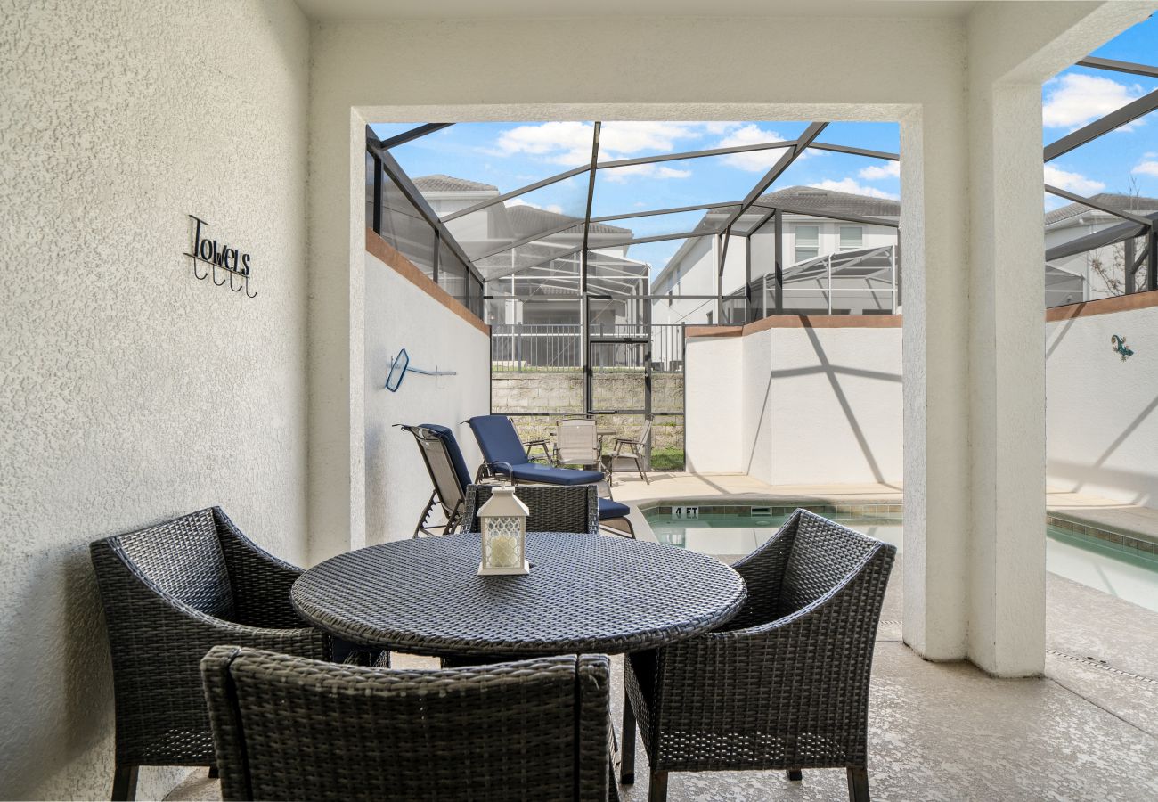 Townhouse in Florida - Sweet Townhouse  4Beds/3Bath/Pool/Jacuzzi/18Min From Disney